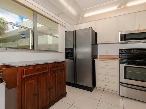 6075 N Sabal Palm Boulevard #204, Tamarac, FL 33319