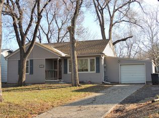 1008 11th St, Clay Center, KS 67432
