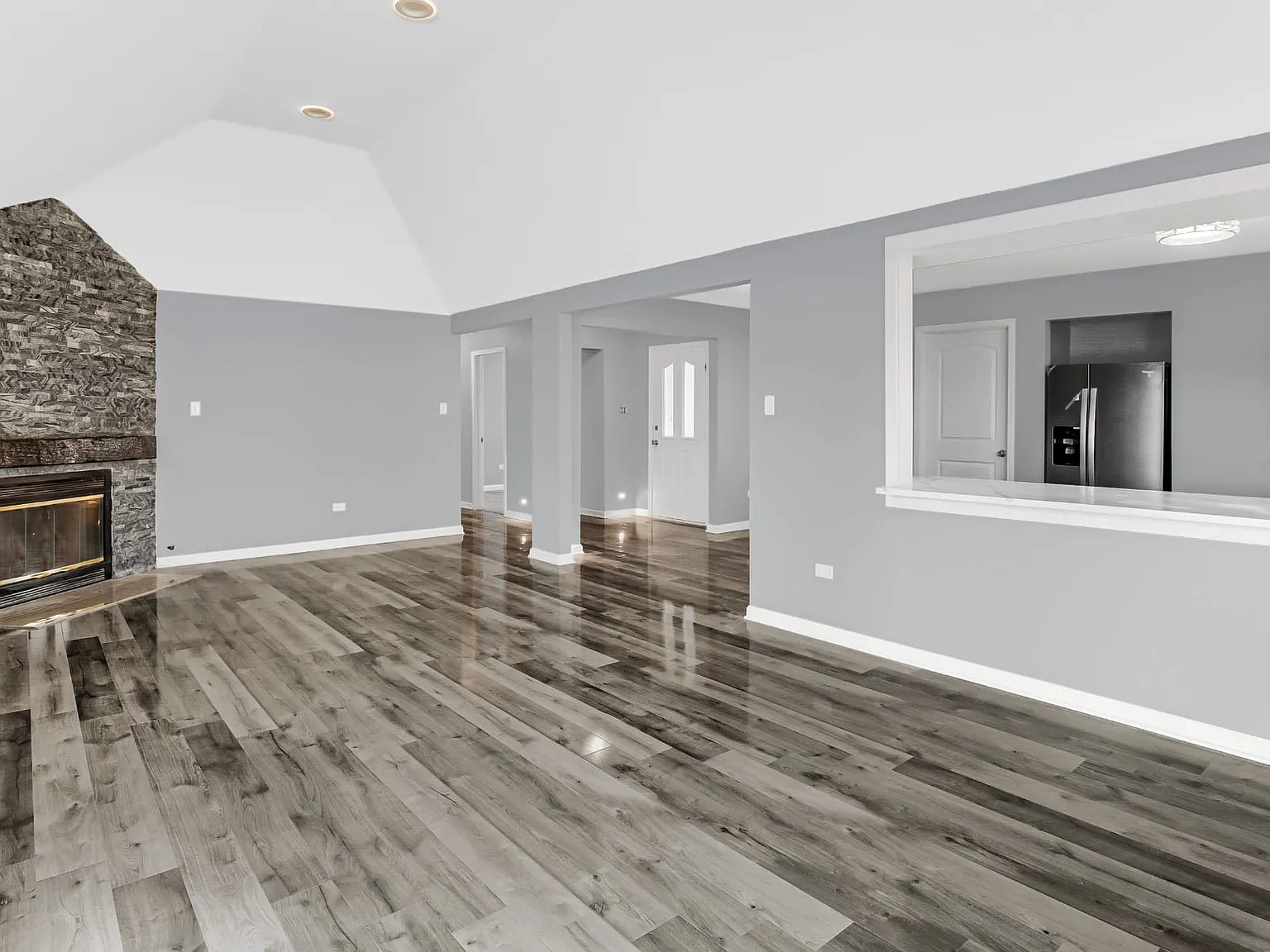 4 bed, 2.5 bath, 3094 sqft, $3,000 — Photo 2