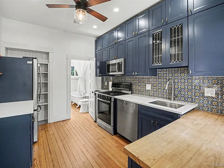 3427 Meade St — Photo 6