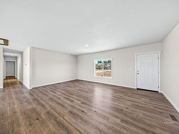 4th image of 755 Marshall Ave