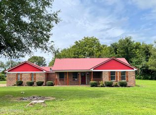 5733 Lucius Taylor Rd, Como, MS 38619