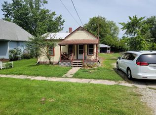 1011 E Tremont St, Hillsboro, IL 62049