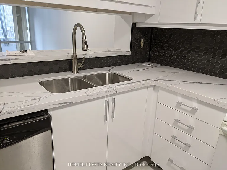 717 Bay St #707 — Photo 9