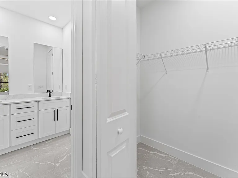 1024 Chauncey Ave — Photo 12
