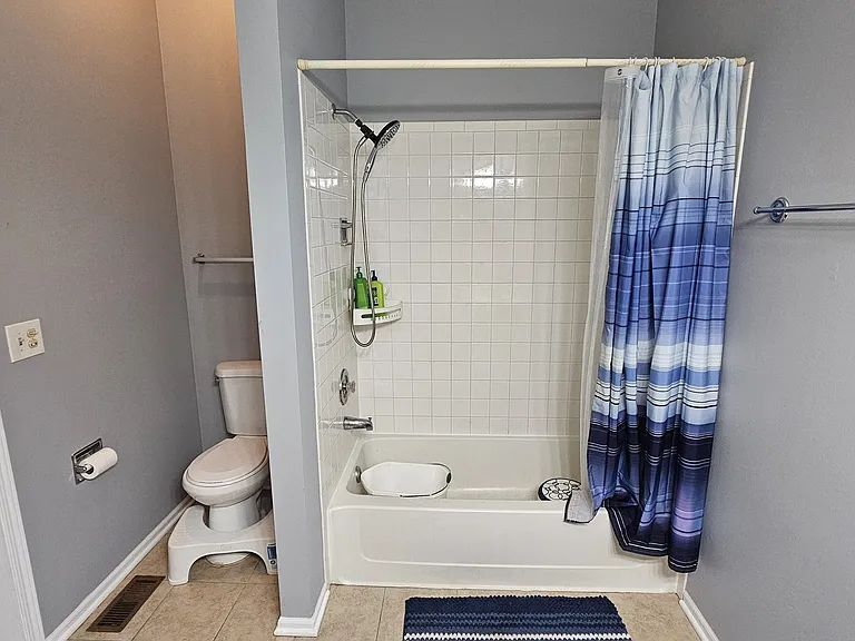 121 Hampton Ave — Photo 25