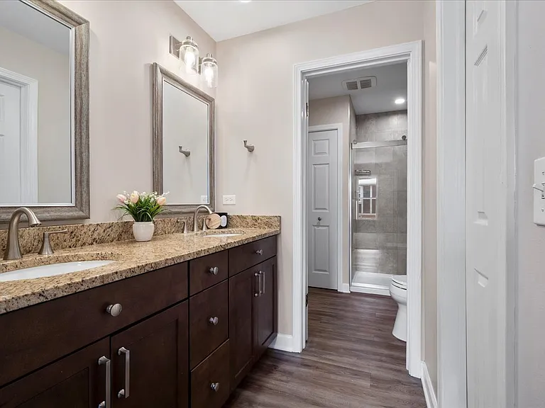 226 Coventry Cir — Photo 16