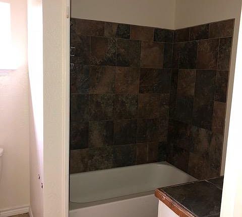 3rd image of 707 Live Oak St
