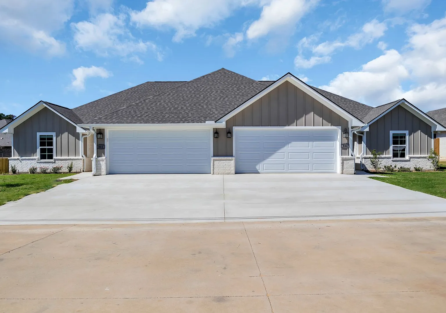 The Town Homes at Lindsey Park — Photo 3