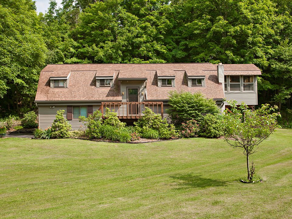 1st image of 18 Vanderbilt Ln