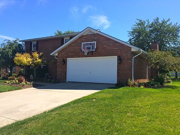 2nd image of 1326 Radcliffe Dr