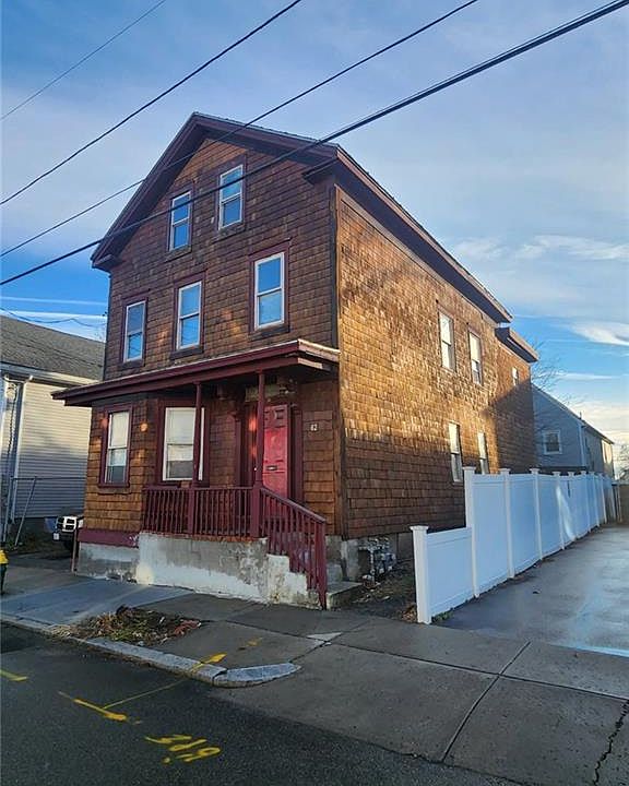 2nd image of 62 Ford St