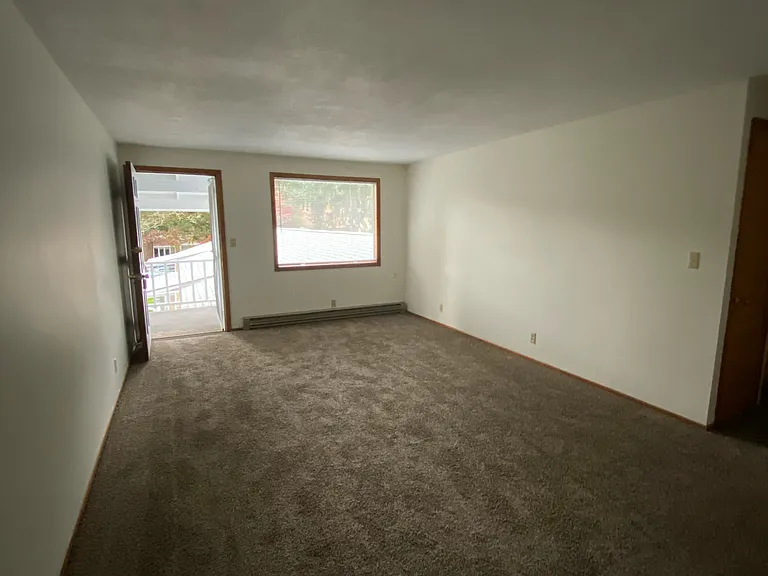 1347 Fir St S — Photo 8