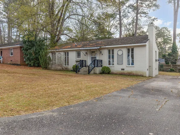 515 Walnut Dr, Sanford, NC 27330