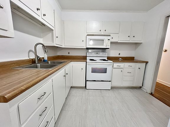 4th image of 714 Harvard St