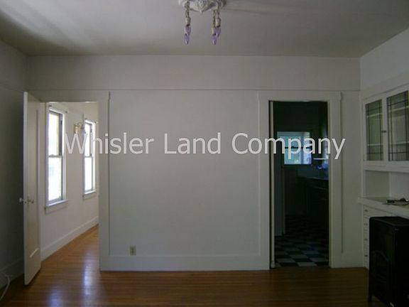 4th image of 2510 1/2 G St