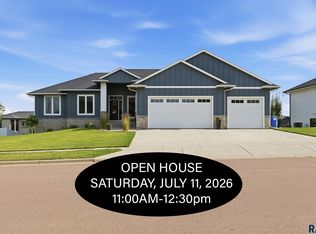 7428 E Twin Pines Ct, Sioux Falls, SD 57110