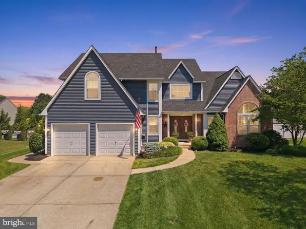 5 Smethwycke Dr, Cinnaminson, NJ 08077