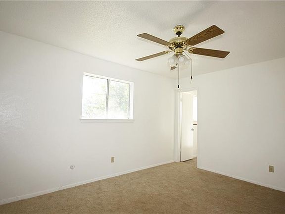 4th image of 2320 Village Creek Dr