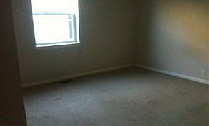2nd image of 602 E Hill St