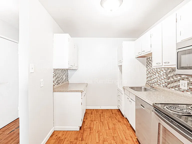 1243 N Washington St #303 — Photo 3