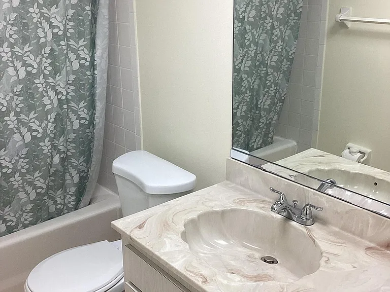 2106 Tarrytown Ln NE — Photo 23