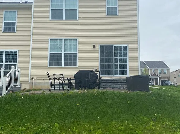 1461 Black Forest Dr, Allentown, PA 18104