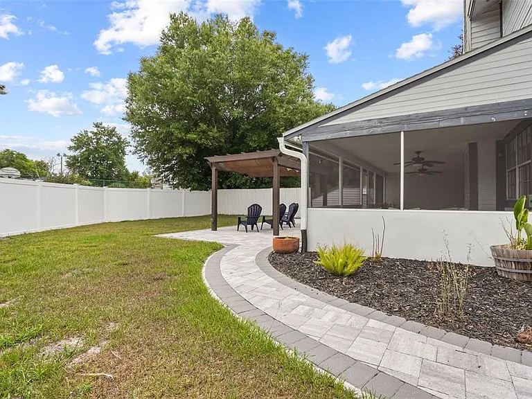 1328 Landry Cir — Photo 27