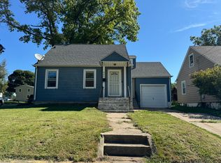 948 N Brinton Ave, Dixon, IL 61021