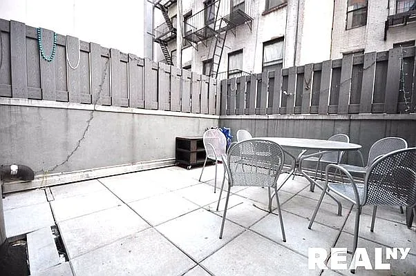 Rented by REAL New York | media 27