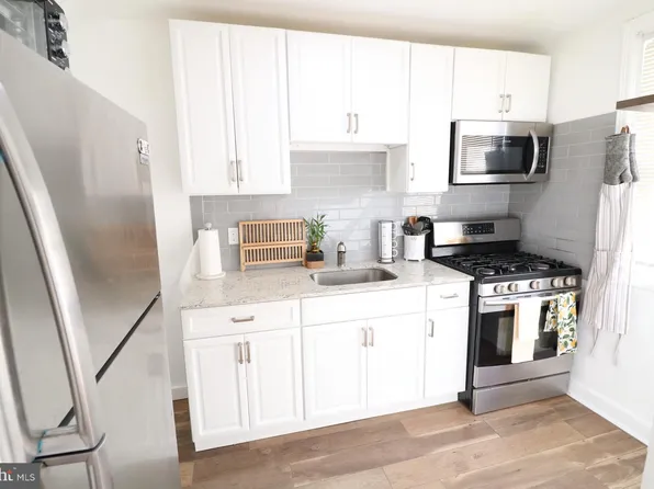 4642 Reach St, Philadelphia, PA 19120