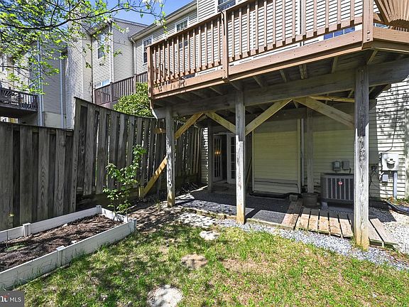 3rd image of 18727 Winding Creek Pl