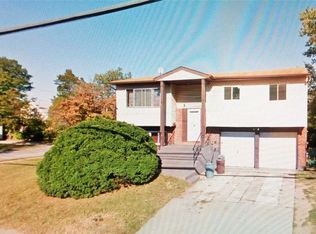 97 Carmans Rd, Massapequa, NY 11758