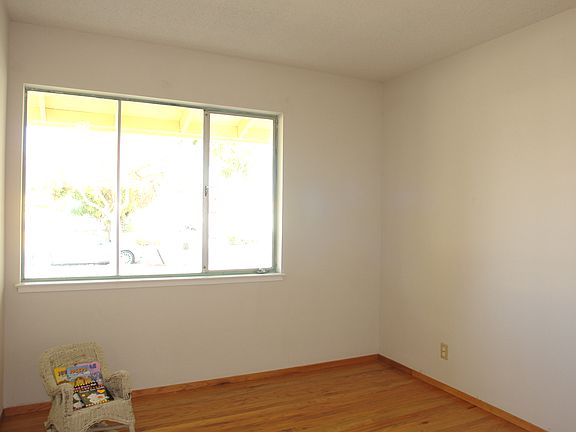 3rd image of 7080 Golden Gate Dr