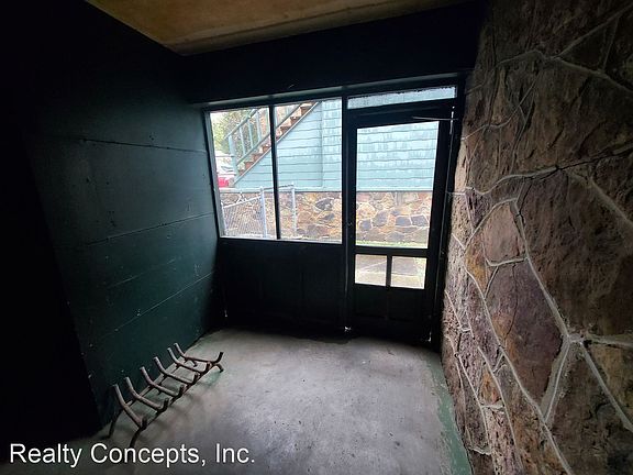 5th image of 1160 N College Ave