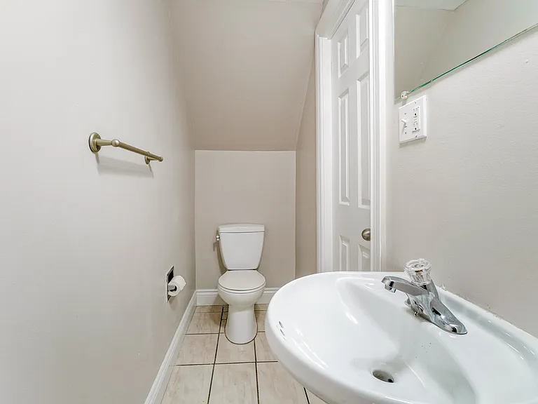 23 Harmony Rd S — Photo 19