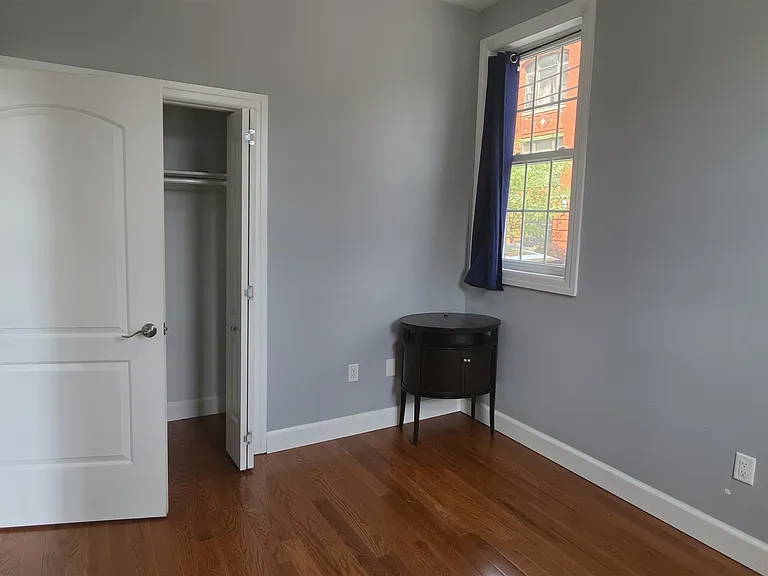 100 Griffith St #1R — Photo 15