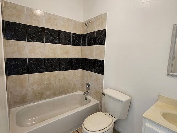 5th image of 1702 W Craig Pl