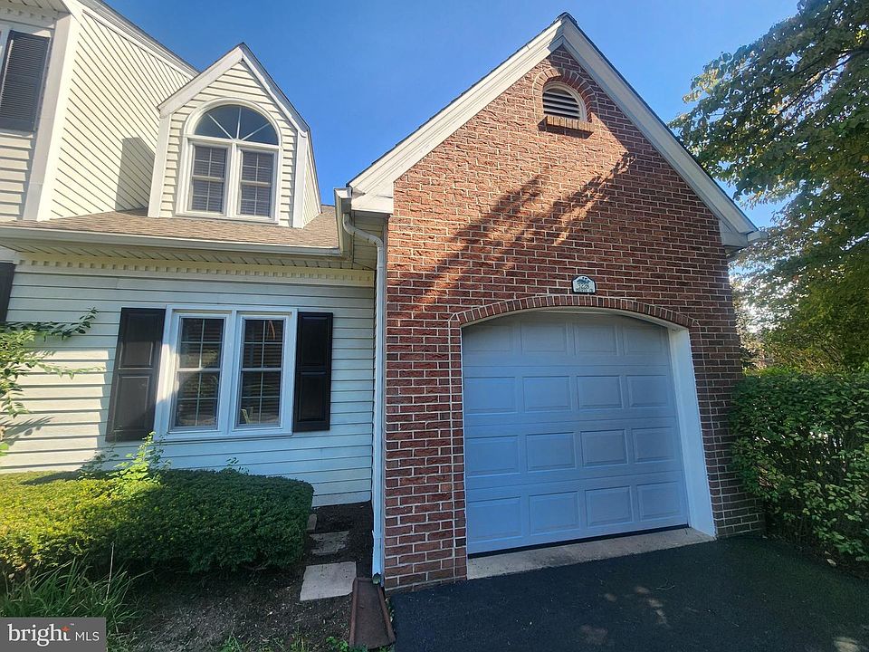 1st image of 3228 Pinewyn Cir