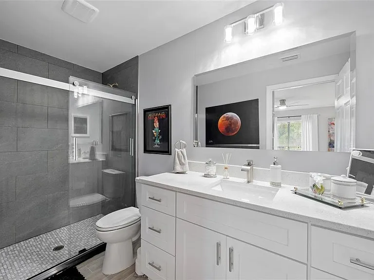 2098 Como St — Photo 21