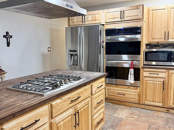5th image of 305 3rd Ave NW
