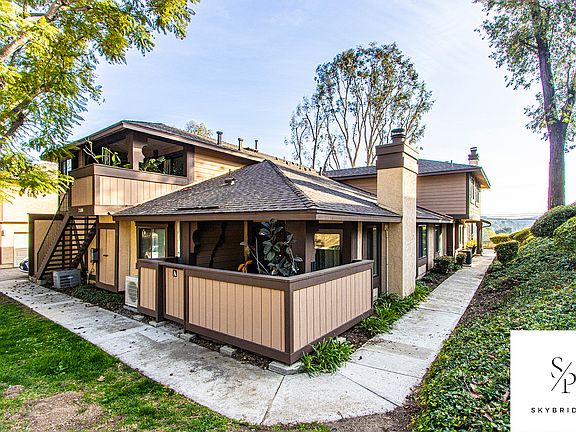 2nd image of 21680 Laurelrim Dr Unit A