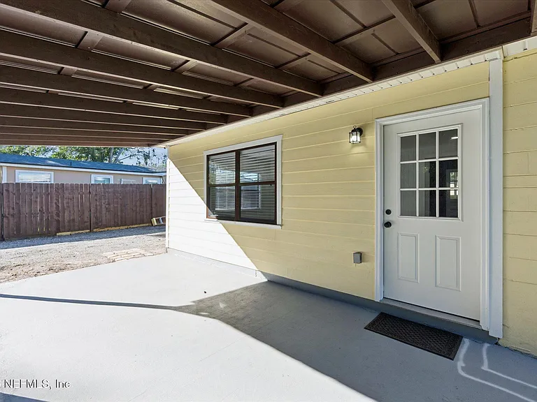 863 Westgate Dr — Photo 38