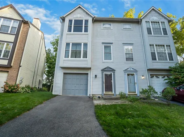 1810 Falcon Dr, Bethlehem, PA 18017