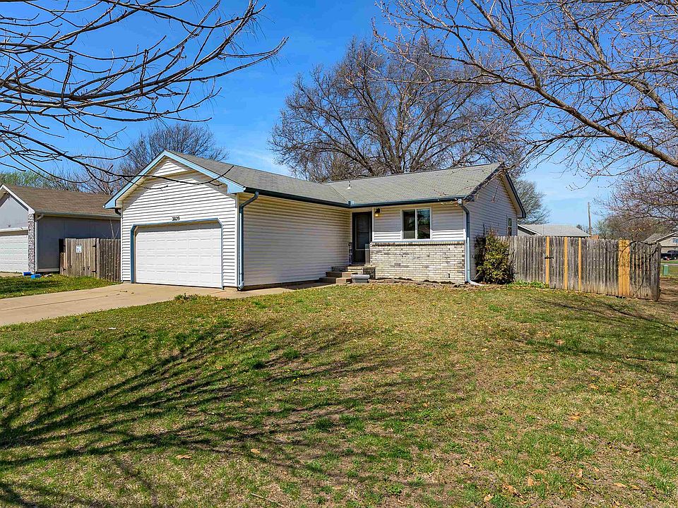 1st image of 2029 N Pine Grove Ct