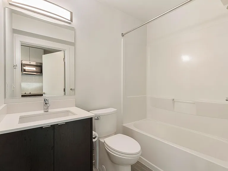 722 E Pike St — Photo 30
