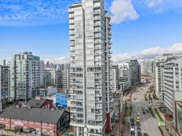 1775 Quebec St #305, Vancouver, BC V5T 0E3