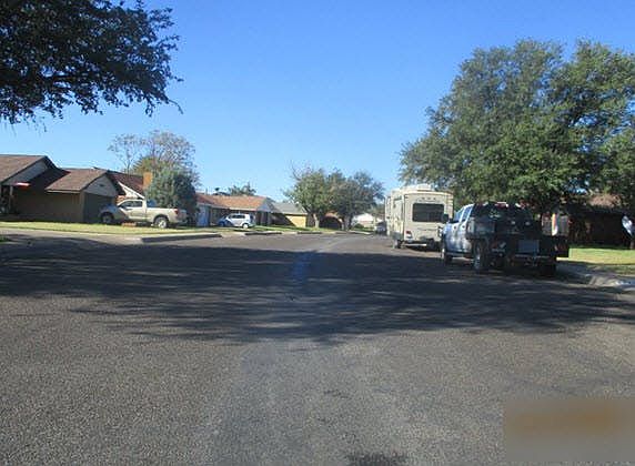 4th image of 3920 E Everglade Ave