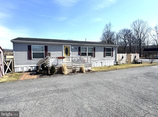 35 Shawna Dr, Milroy, PA 17063
