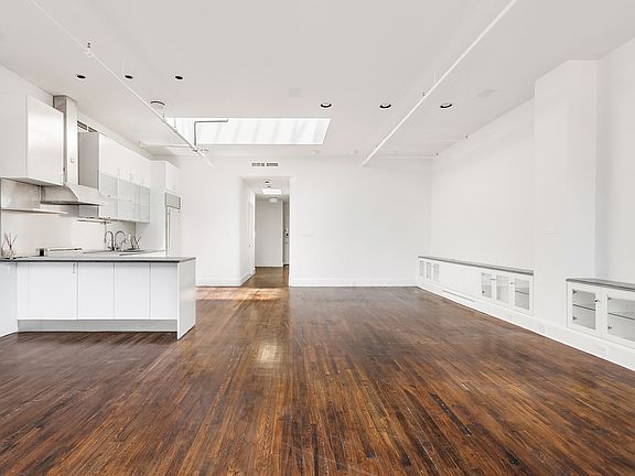 5th image of 6 W 20th St Penthouse S